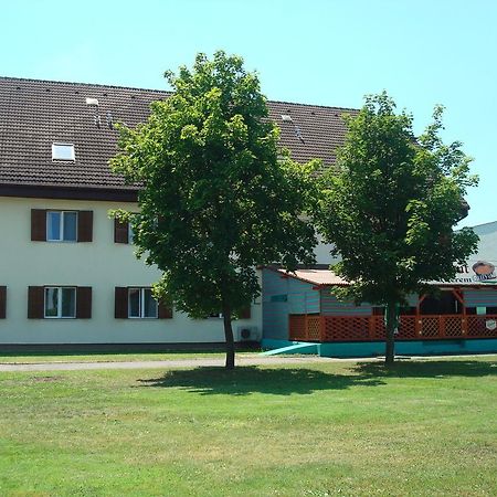 Hotel Termal Tiszaújváros Dış mekan fotoğraf