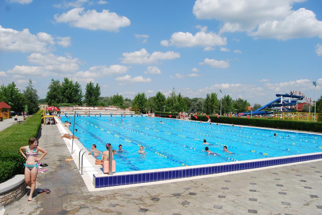 Hotel Termal Tiszaújváros Dış mekan fotoğraf