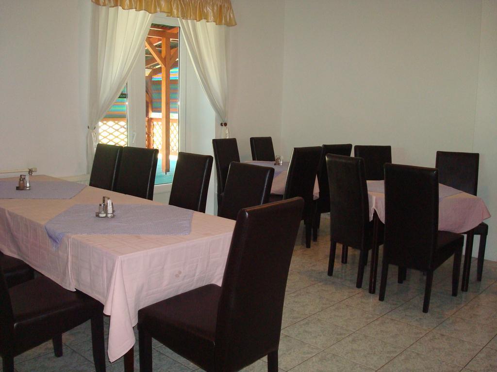 Hotel Termal Tiszaújváros Dış mekan fotoğraf