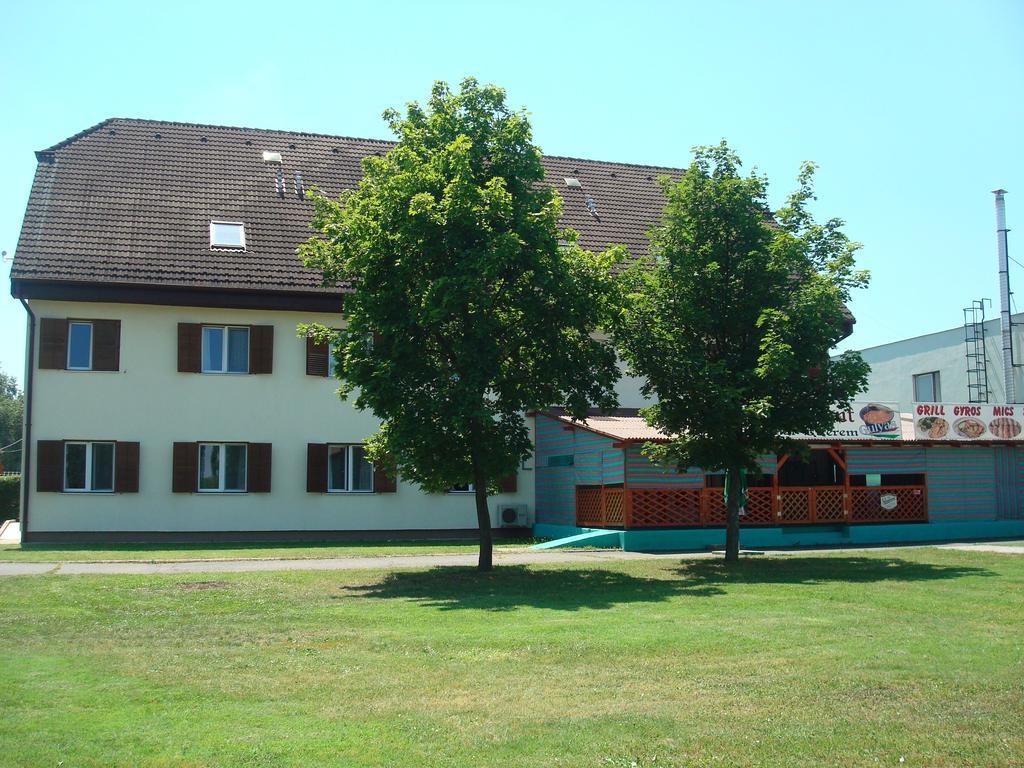 Hotel Termal Tiszaújváros Dış mekan fotoğraf