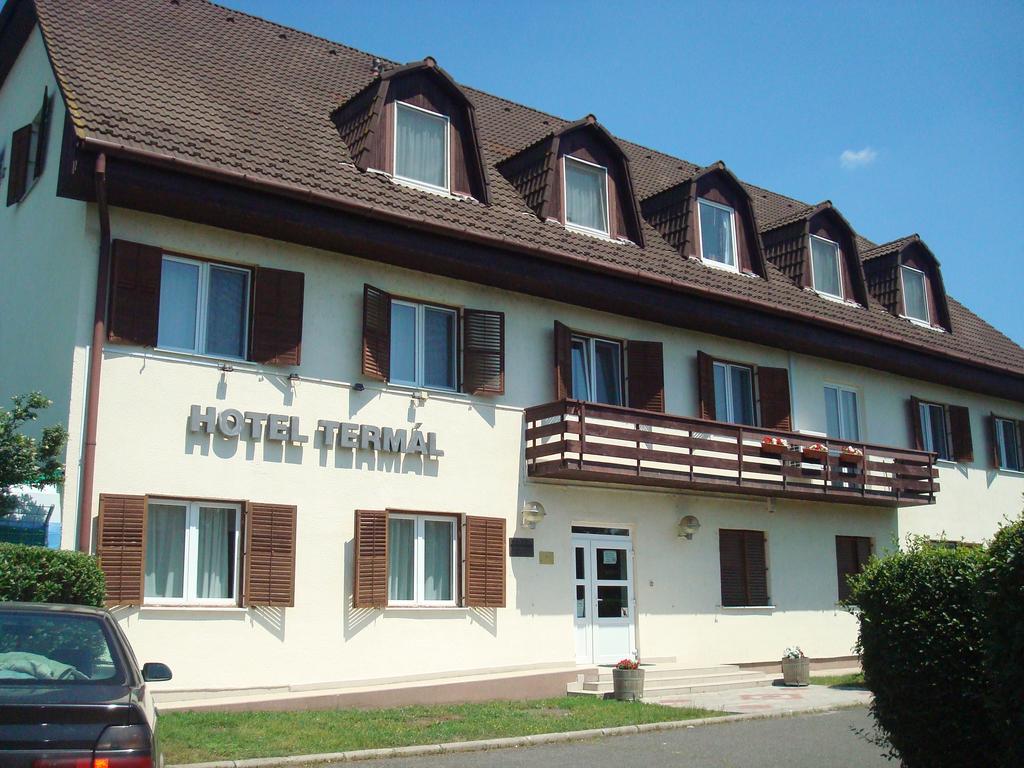Hotel Termal Tiszaújváros Dış mekan fotoğraf