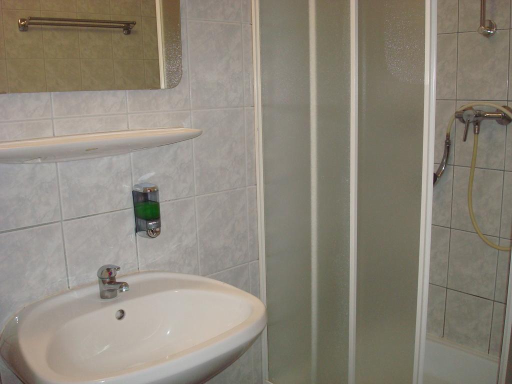 Hotel Termal Tiszaújváros Oda fotoğraf